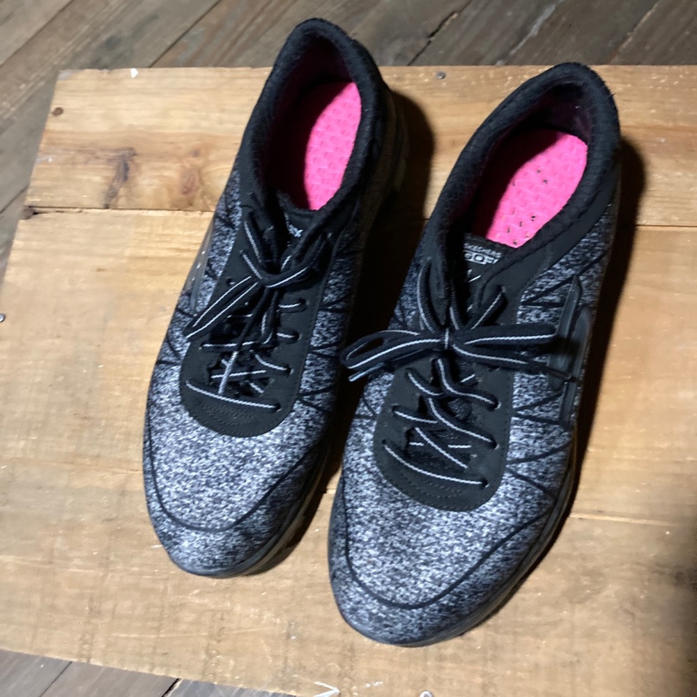 Skechers GoFlex grey/black size 7.5 walking shoes